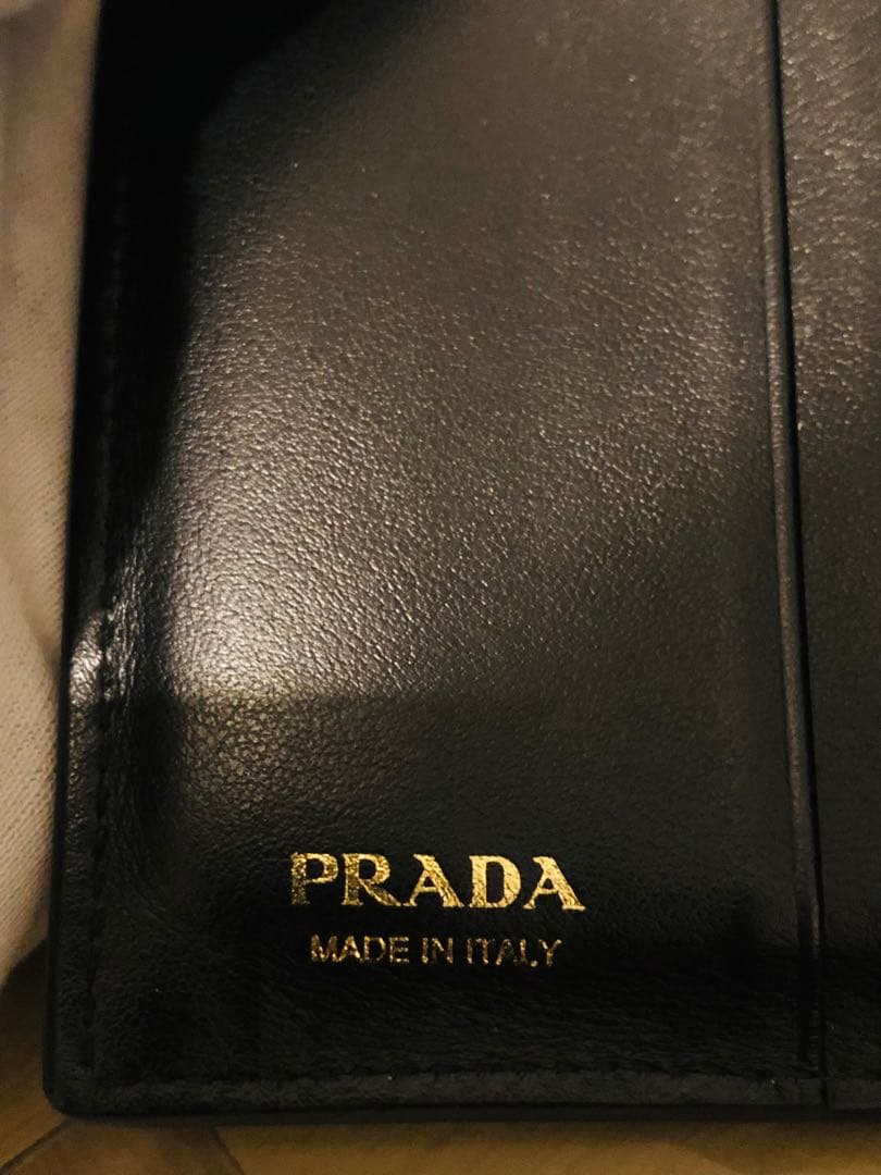 PRADA ブラックレザー 三つ折り財布