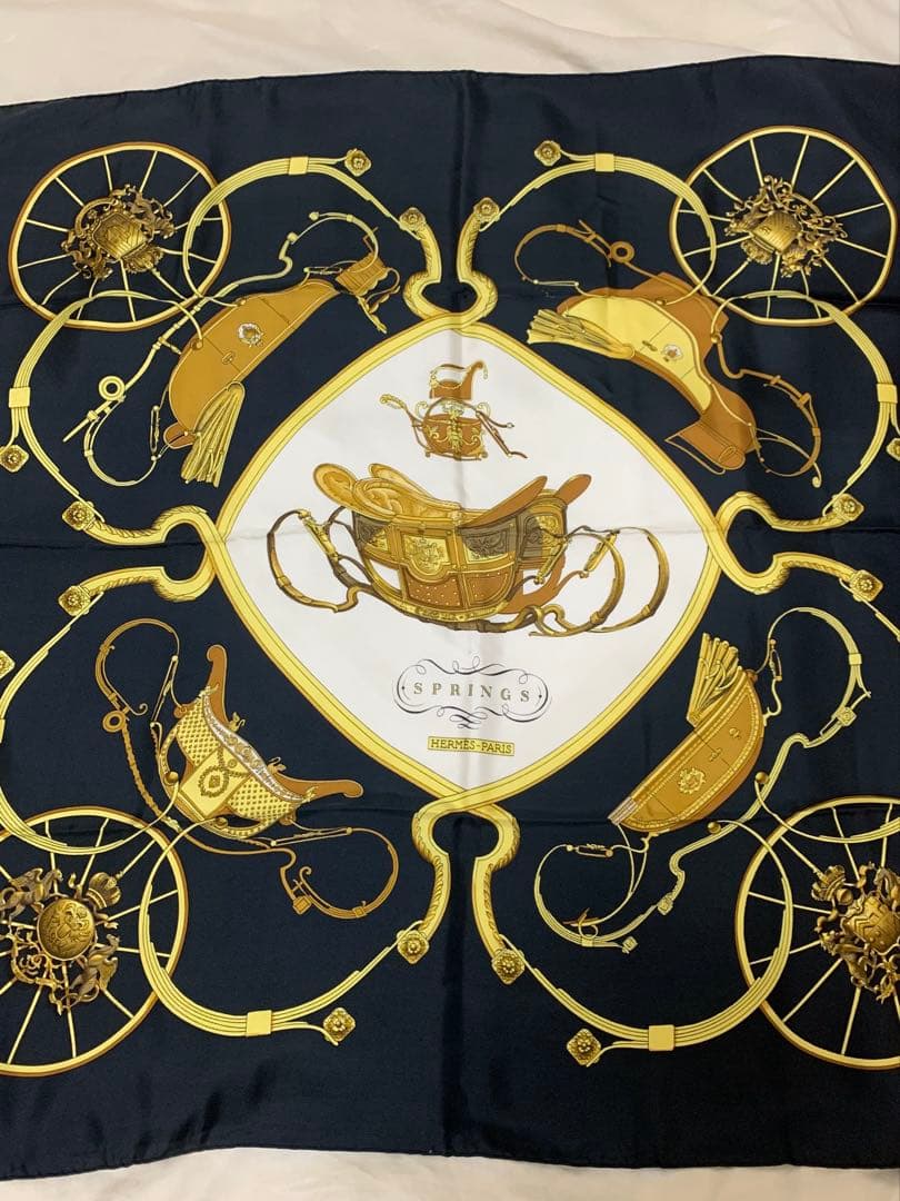 HERMES エルメス カレ90 ブラック ゴールド　ストール スカーフ