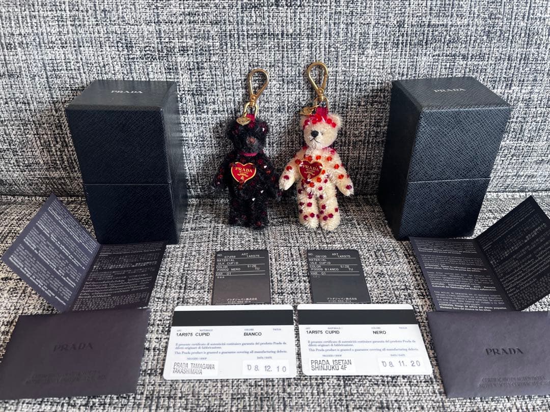 希少 プラダ くま PRADA ベア キーホルダー チャーム 箱有り 2体ペア