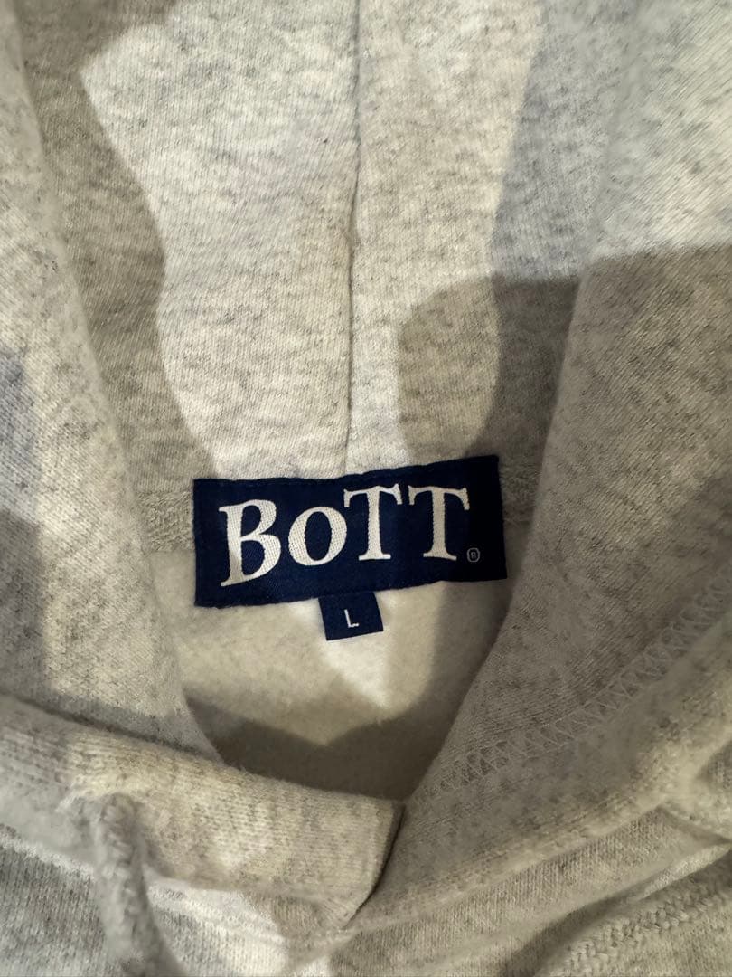 bott パーカー　ボット