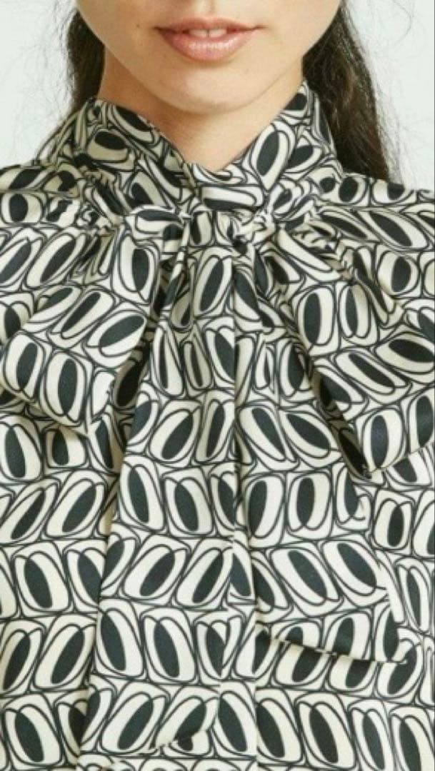 sovダブルスタンダード 幾何学柄ワンピース