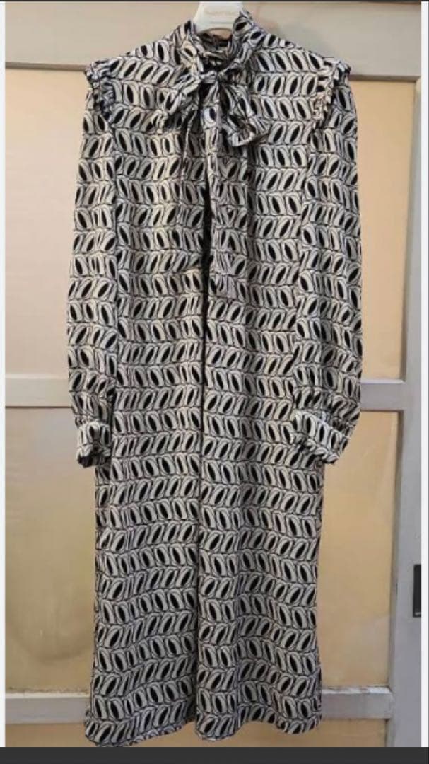 sovダブルスタンダード 幾何学柄ワンピース