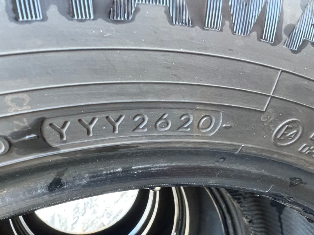 ヒライヨコハマスタッドレス205／60R16 96Q深溝