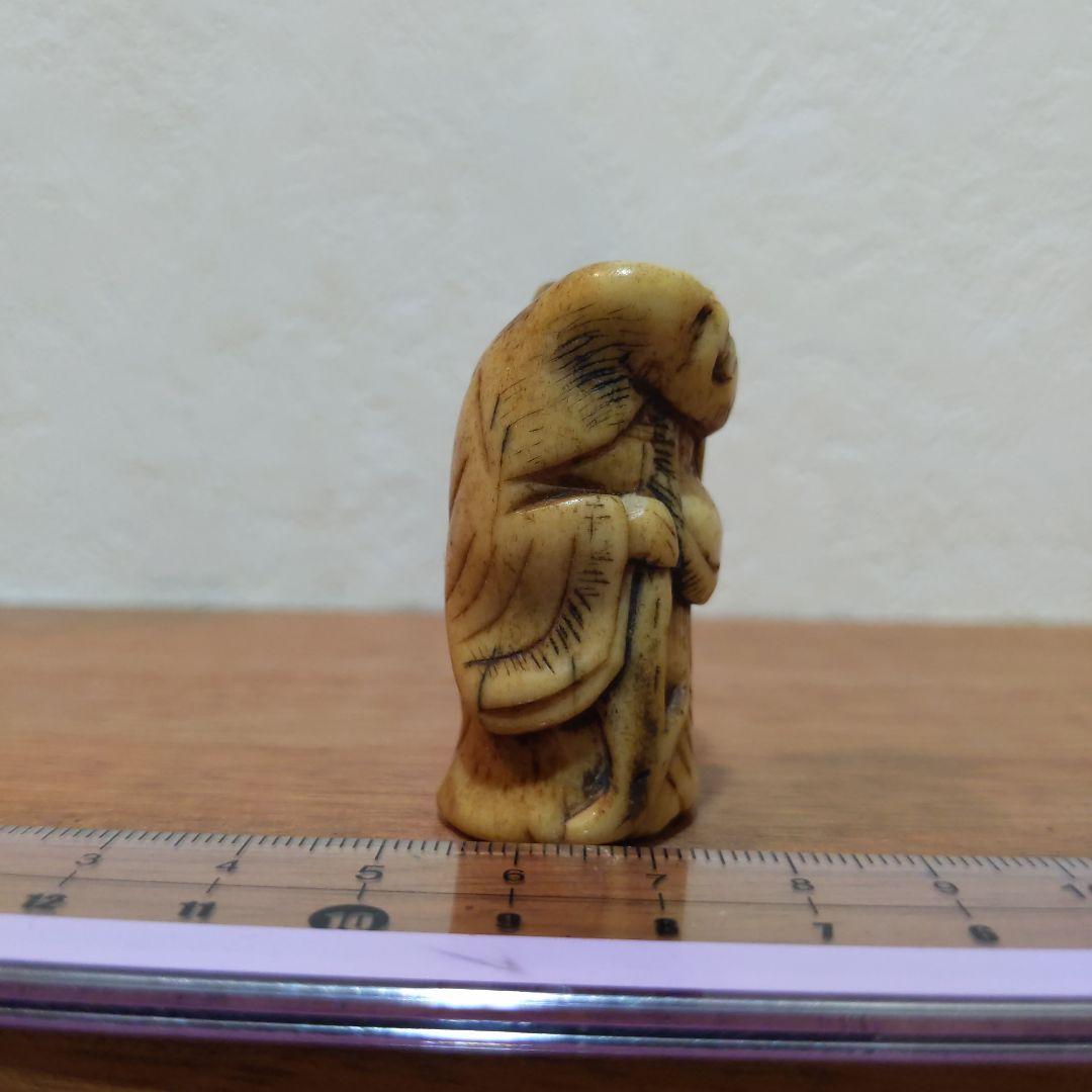 時代提物 根付 天然素材【仙人】高さ約4.5cm 横幅約2.5cm 重25ｇ