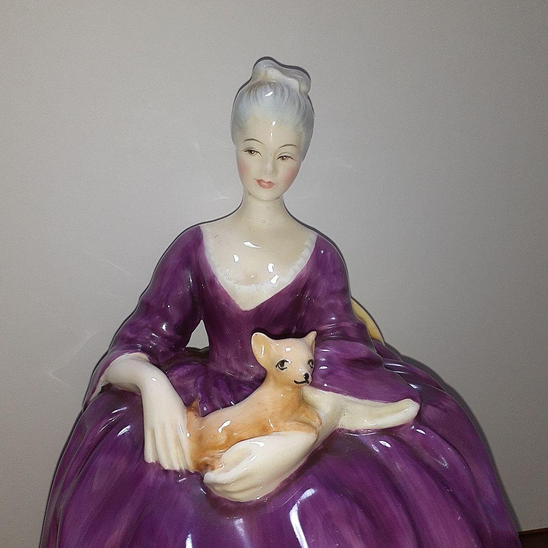シャーロット HN2421 レディ 犬の置物 1971年 ボーンチャイナ