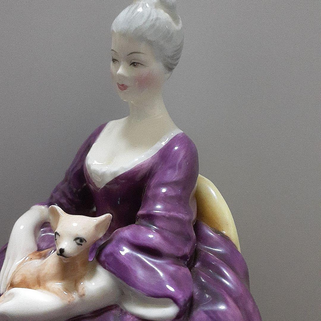 シャーロット HN2421 レディ 犬の置物 1971年 ボーンチャイナ