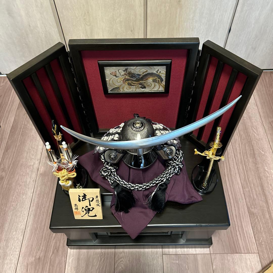 置物 龍の絵柄 黒　五月人形　兜　伊達政宗