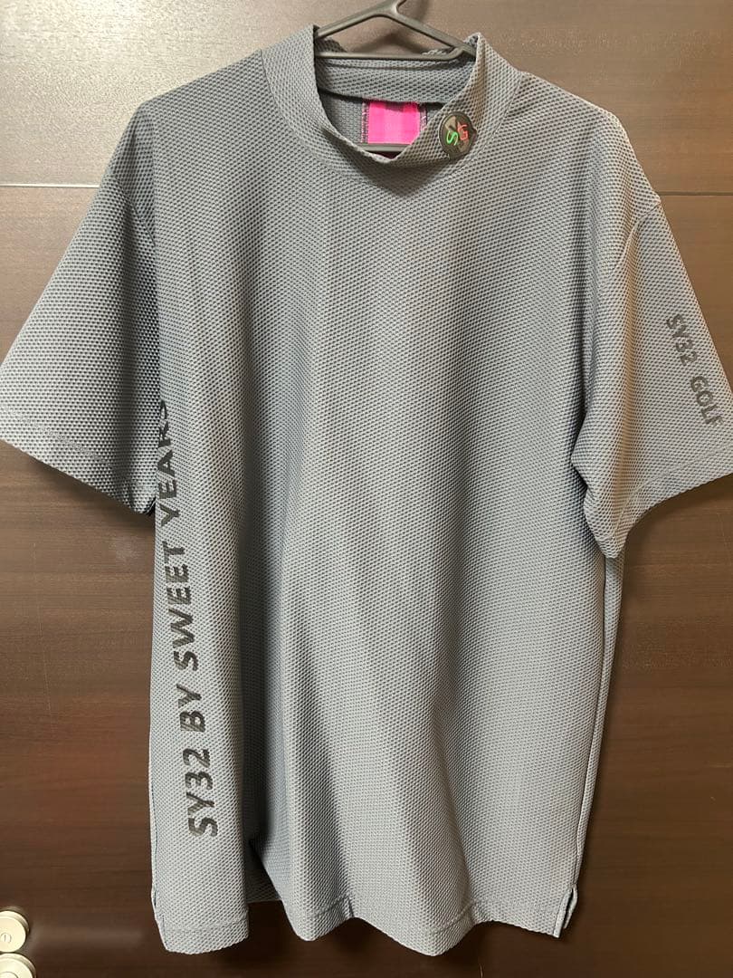 SY32 モックネックTシャツ