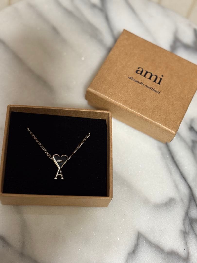 ネックレス／Ami Paris