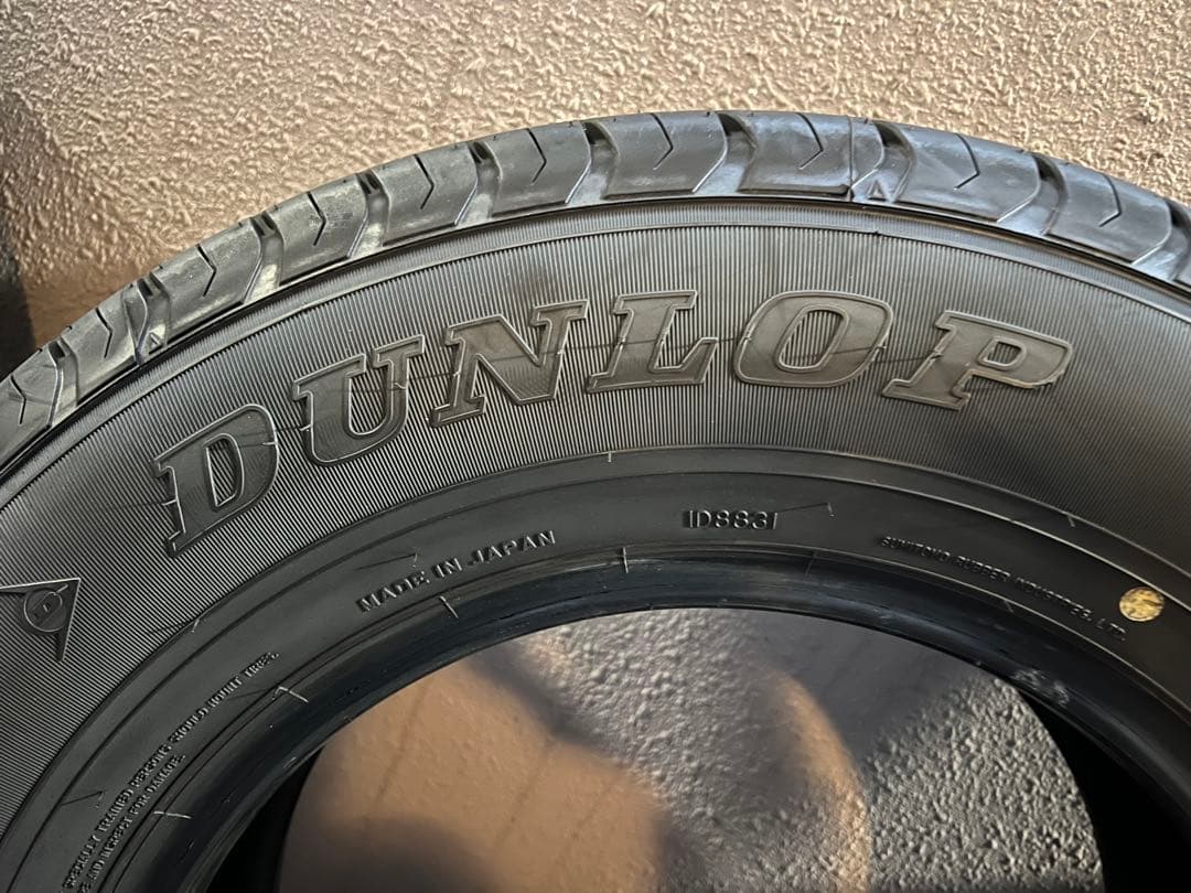 ハイエース純正タイヤ15インチ195/80R15 107/105S