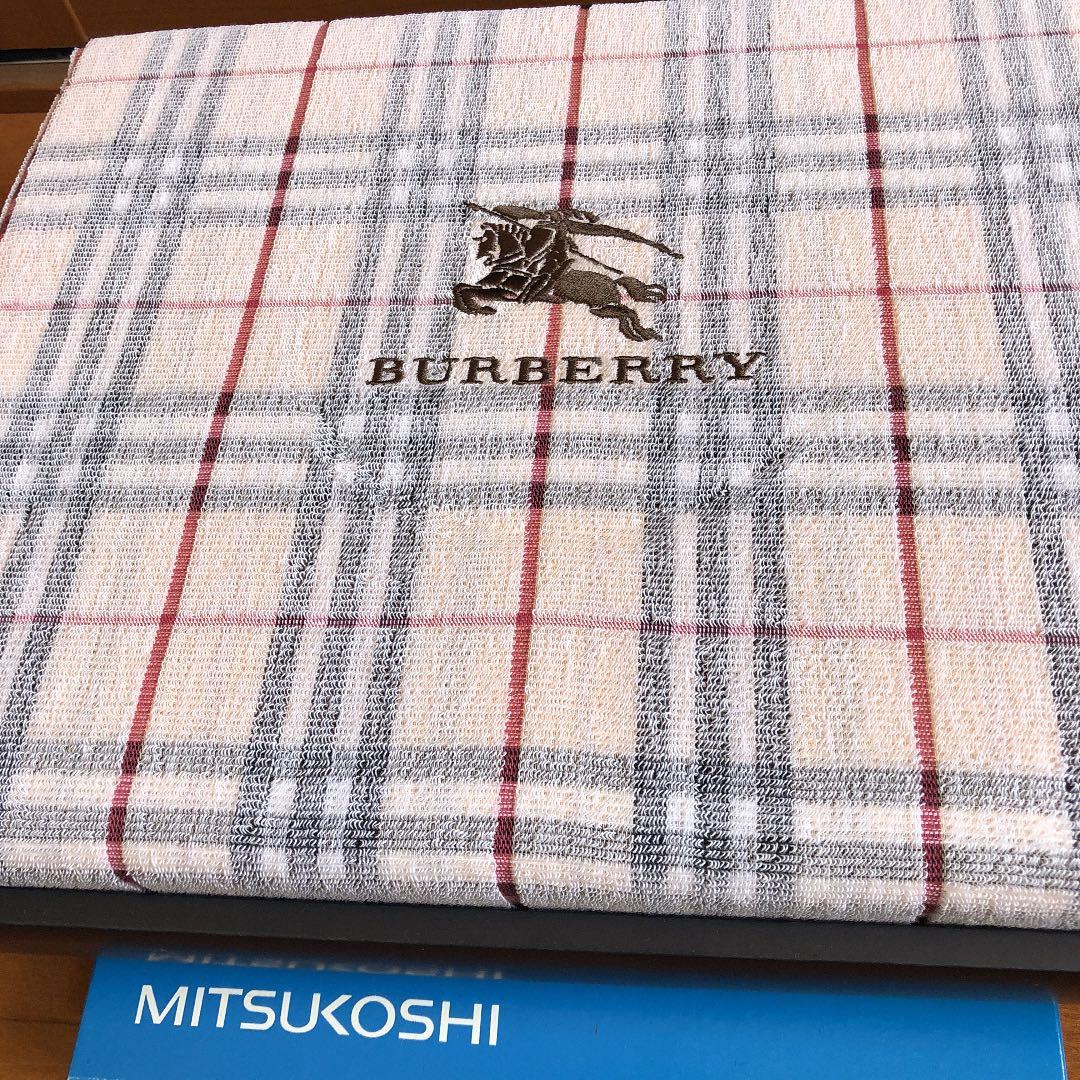 百貨店バーバリー購入新品未使用❣️大判、リバーシブルにいかがでしょう^ - ^
