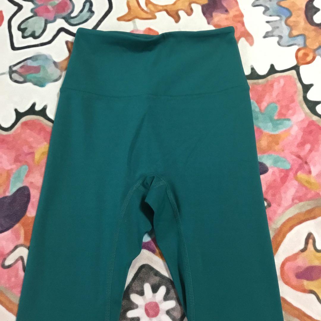 LULULEMON☆ ダークグリーン ハイウエスト レギンス