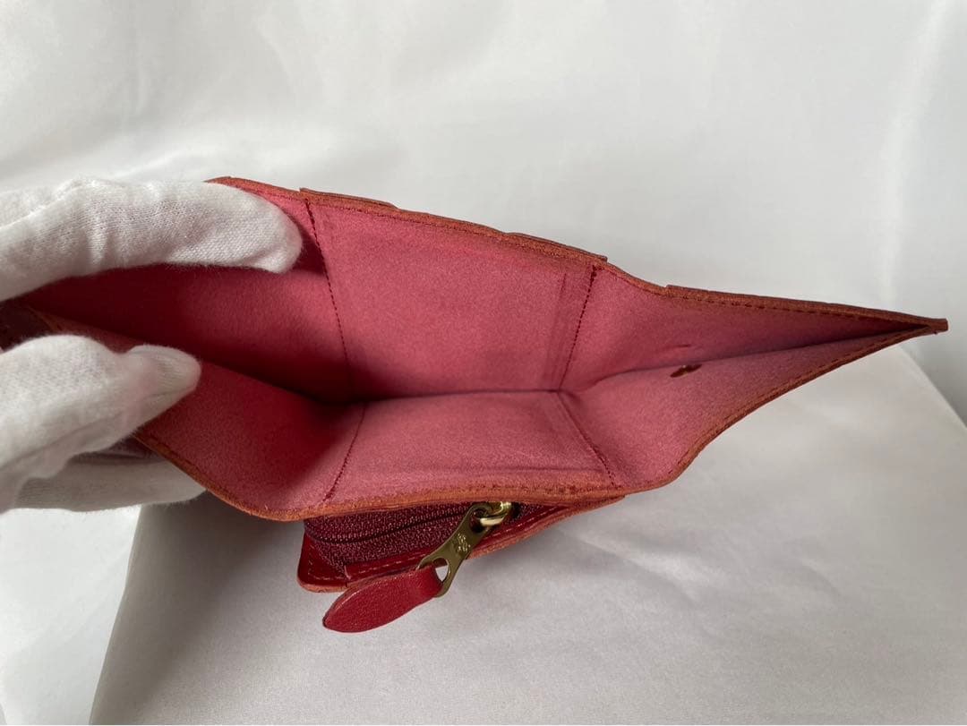 未使用 IL BISONTE イルビゾンテ 三つ折り財布 レザー コンパクト