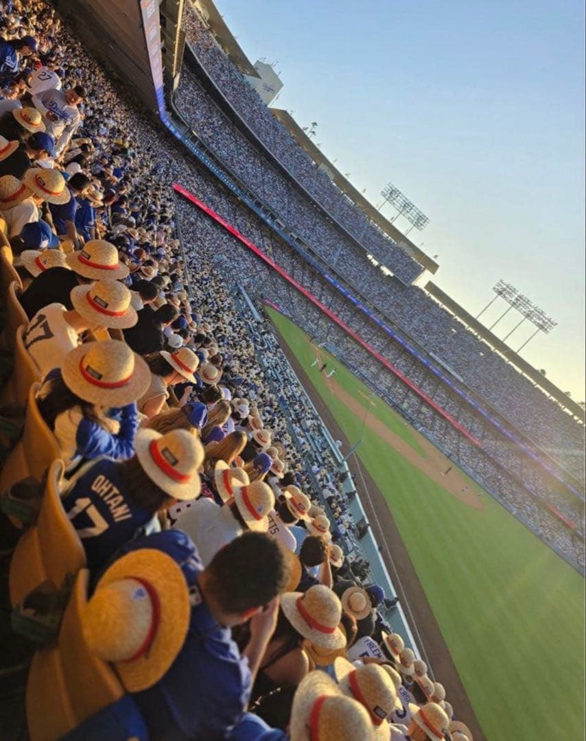 ワンピースナイトLAドジャース 麦わら帽子　ルフィ ワンピース