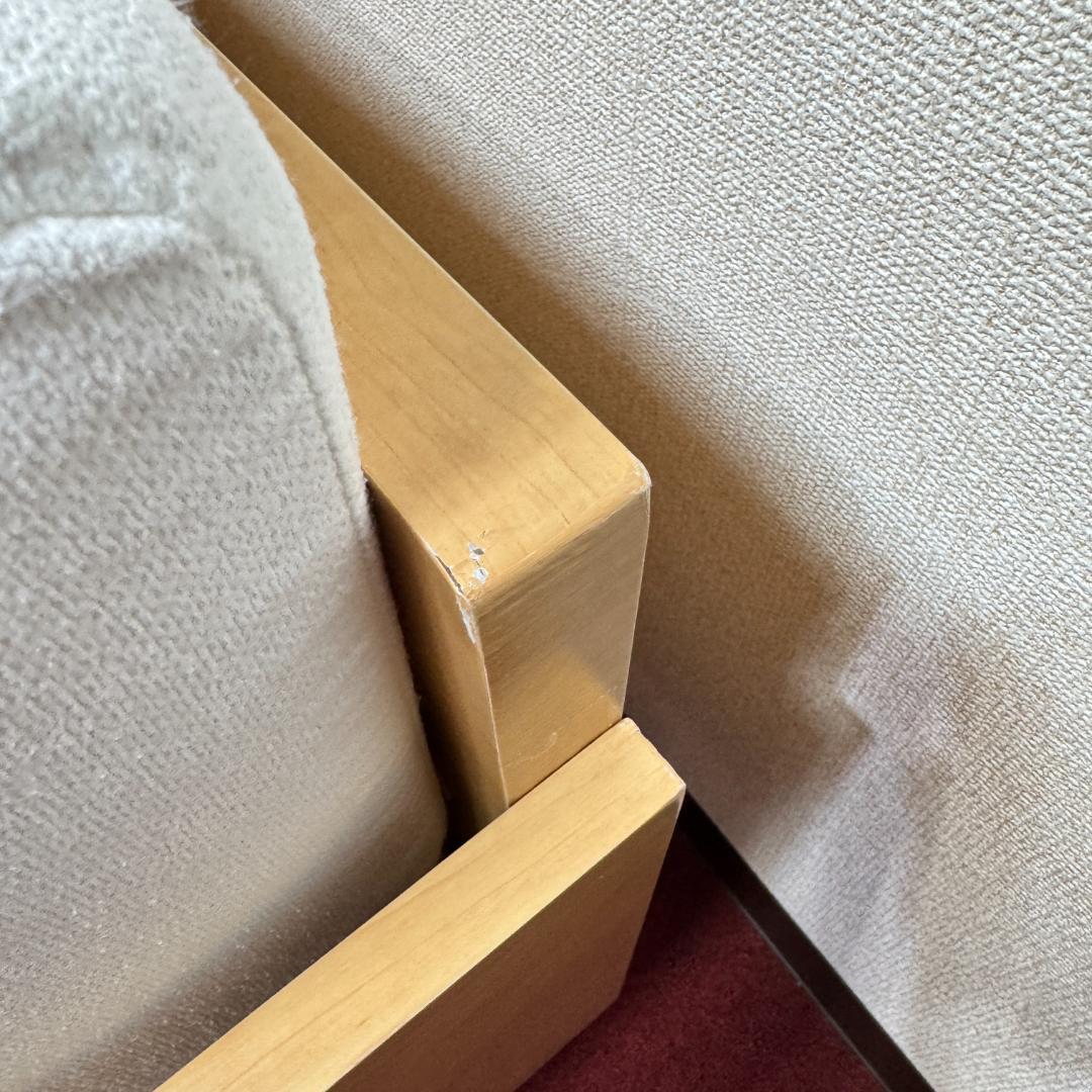 東京23区送料無料　美品2人掛けソファー　可愛い白！！