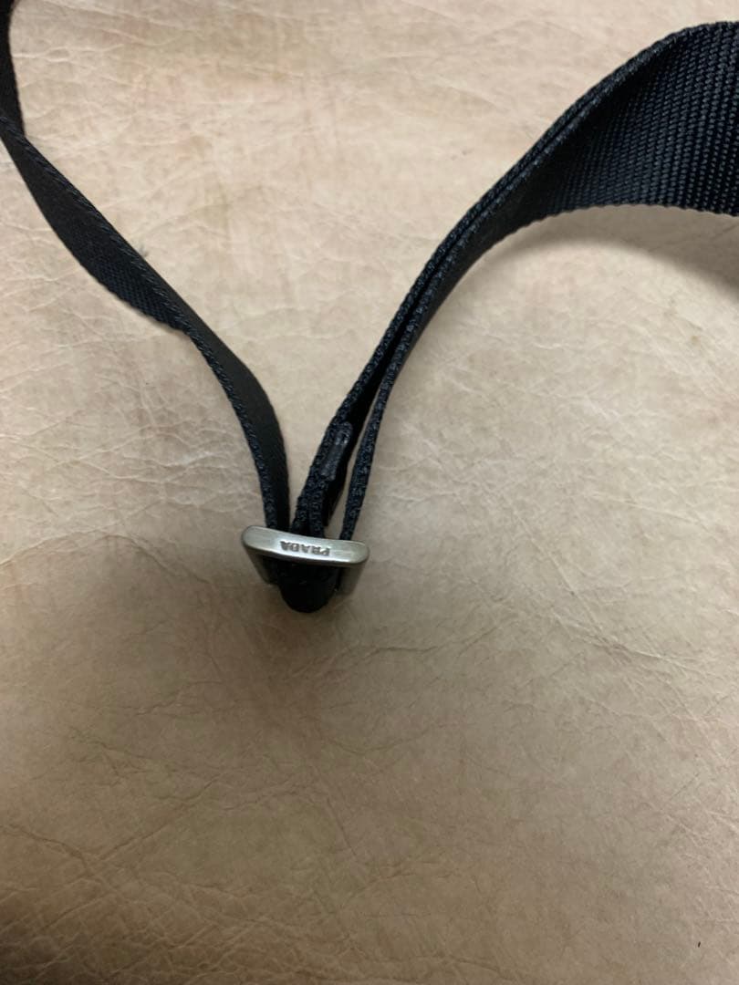 PRADA ナイロン　ショルダーバッグ　ブラウンカラー