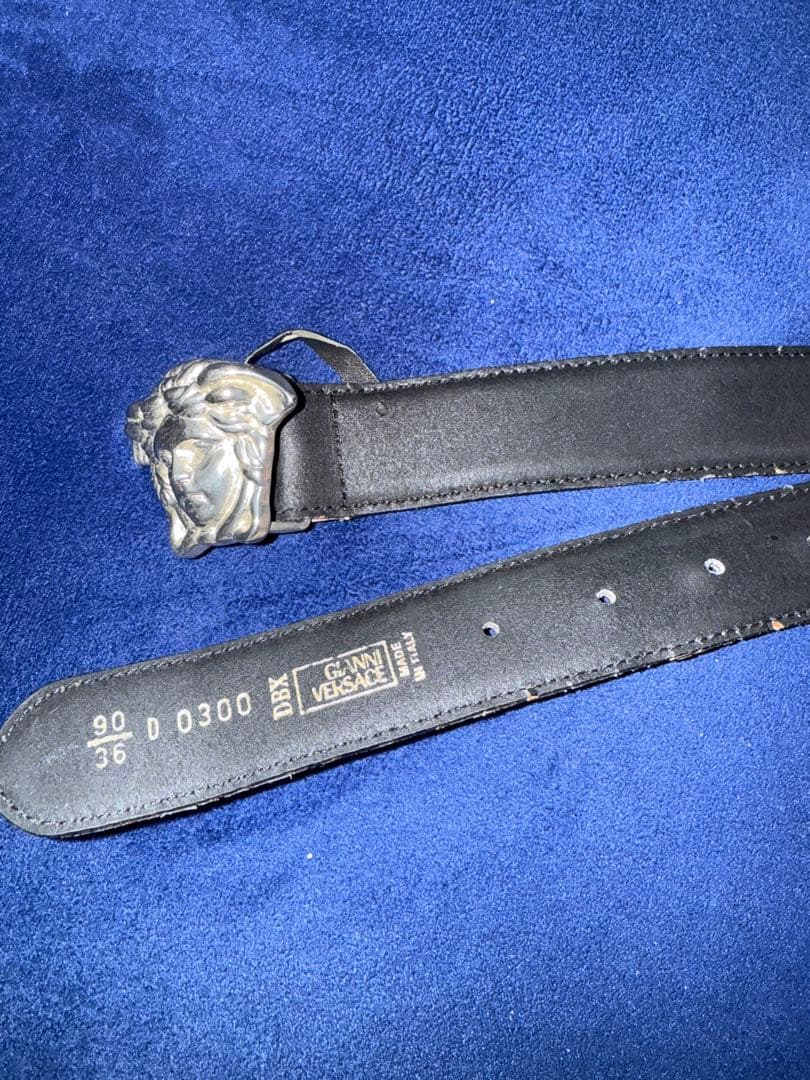 激レア！ Gianni Versace レザーベルト メダリオンバックル 36