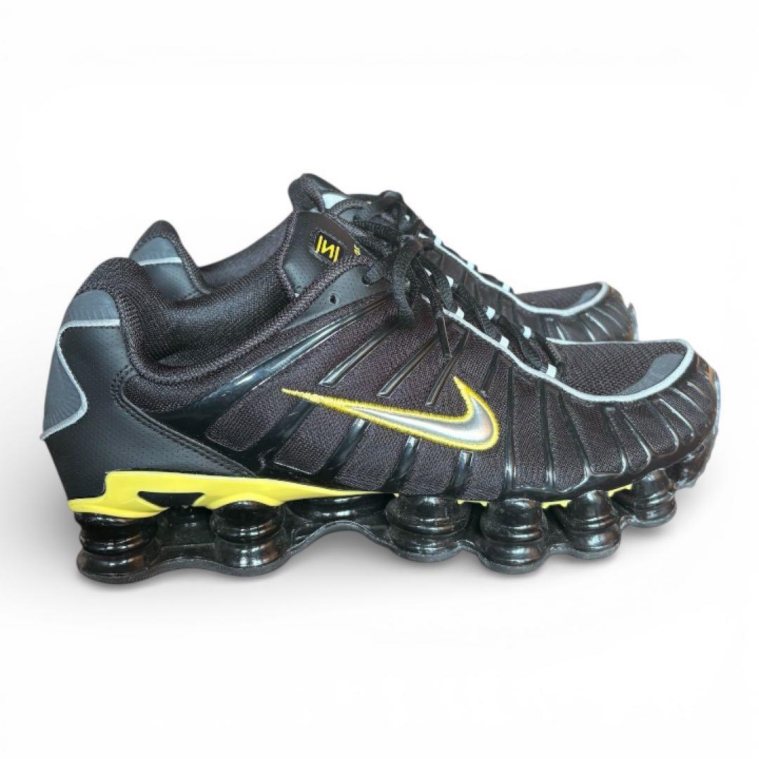 Nike Shox ブラック/イエロー スニーカー