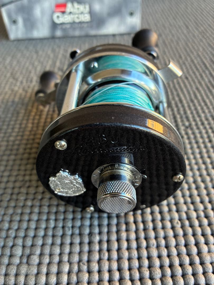 Abu Garcia 5500C PEARL BLACK ベイトリール