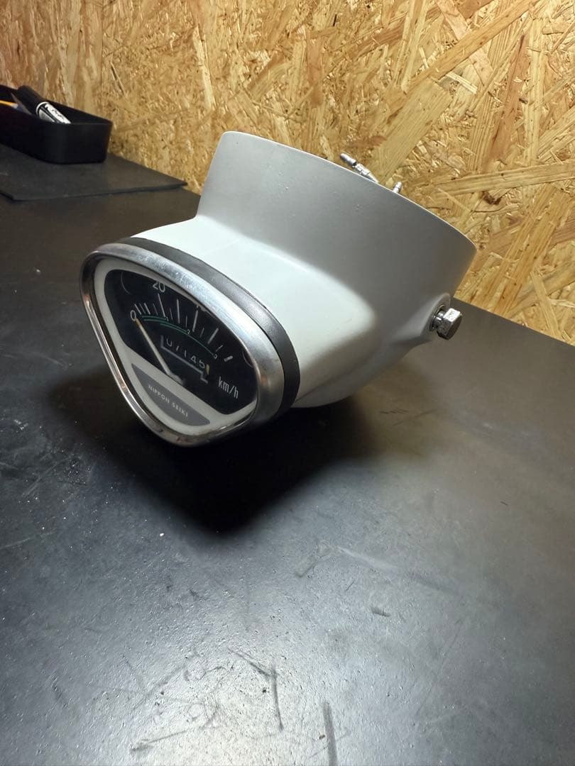 シャリー純正　メーター　ライトケース