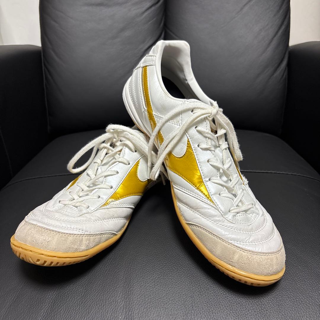 【限定品】MIZUNO モレリア イン ホワイトゴールド　28cm ミズノ