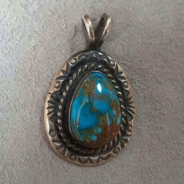 ハイグレード【キャンデラリア】レッドウェブ ペンダントトップ navajo