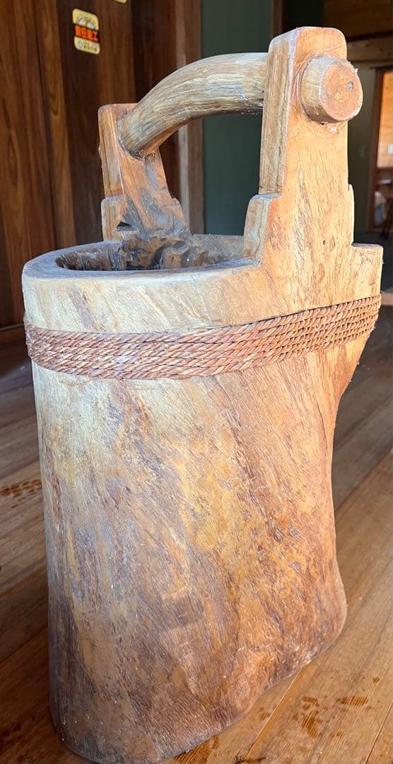 丸太切り出し桶　飾り物　傘立て　木桶　木工品　彫刻　オブジェ