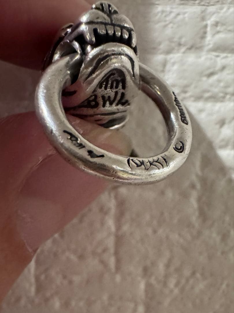 ビルウォールレザーのスモールペンダント