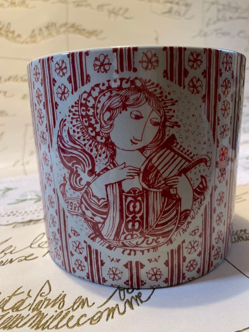 ビヨンヴィンブラッド　レアなニモール窯ビンテージの12月の赤フラワーポットです！