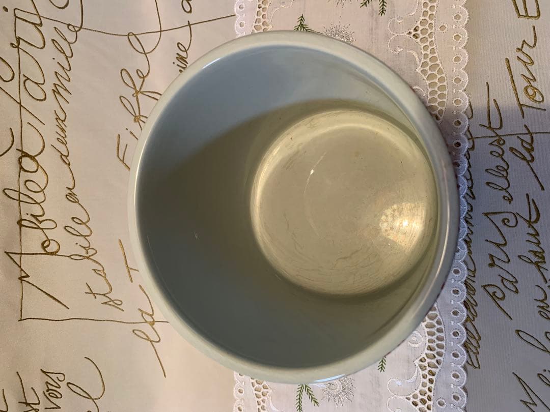 ビヨンヴィンブラッド　レアなニモール窯ビンテージの12月の赤フラワーポットです！