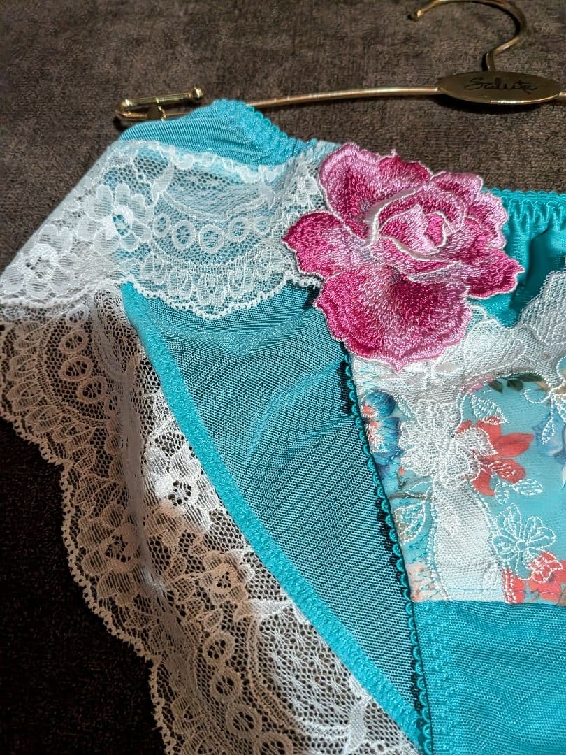 。ひっと様サルート23グループリッチベールブラジャーG65、ショーツMサイズ