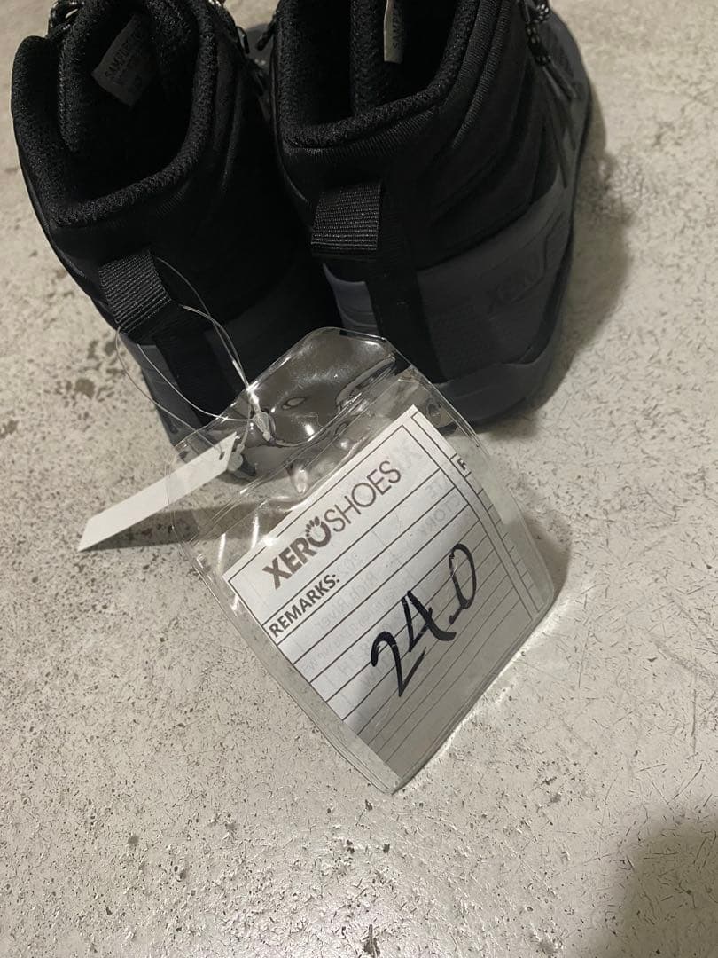 【未使用】 ゼロシューズ　靴　防水　軽量 24㎝定価2.5万