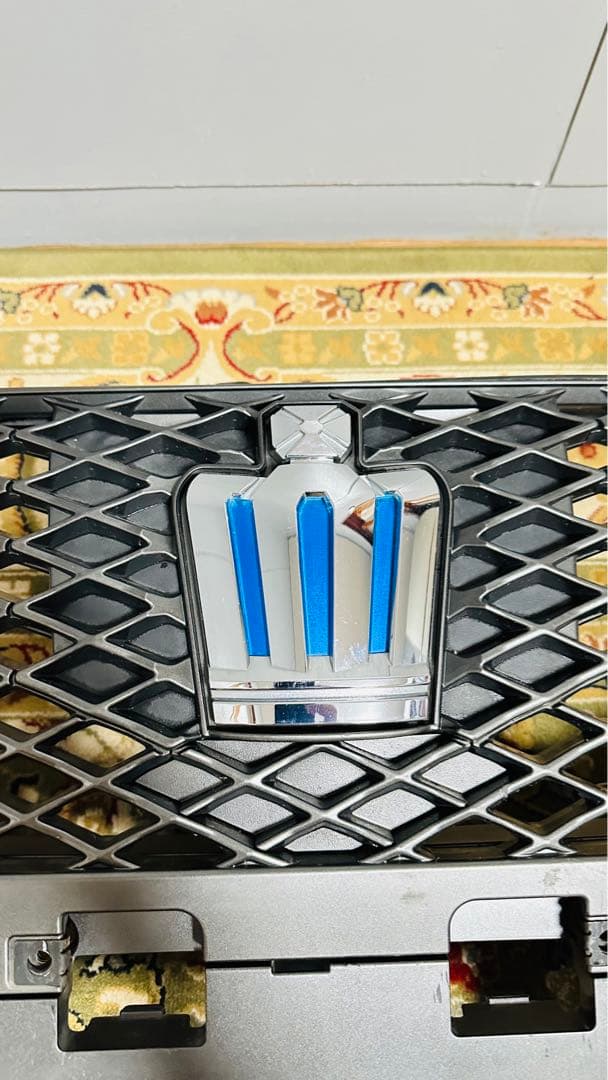 ロゴ入りクラウンバンパーグリル