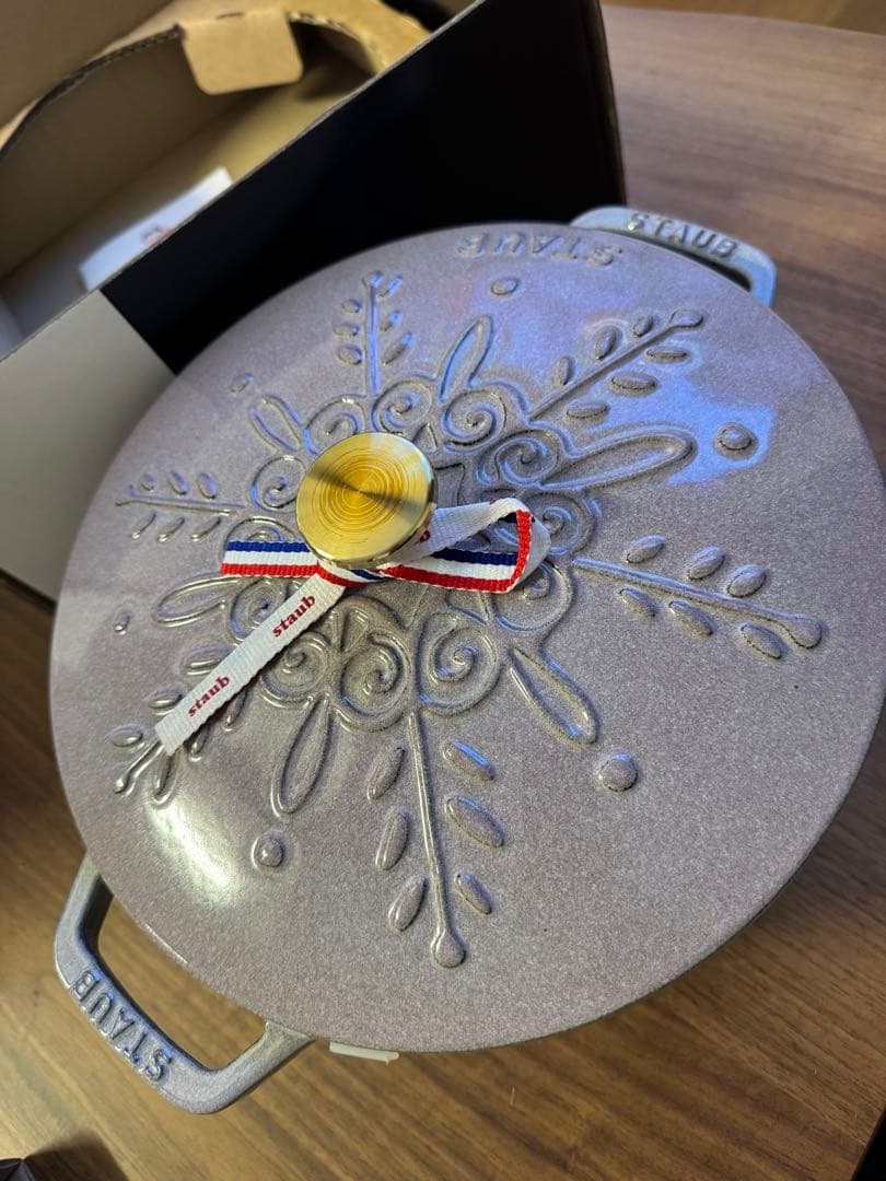 【新品未使用】STAUB ストウブ　ワナベ　 鍋　XL スノーフレーク　24cm