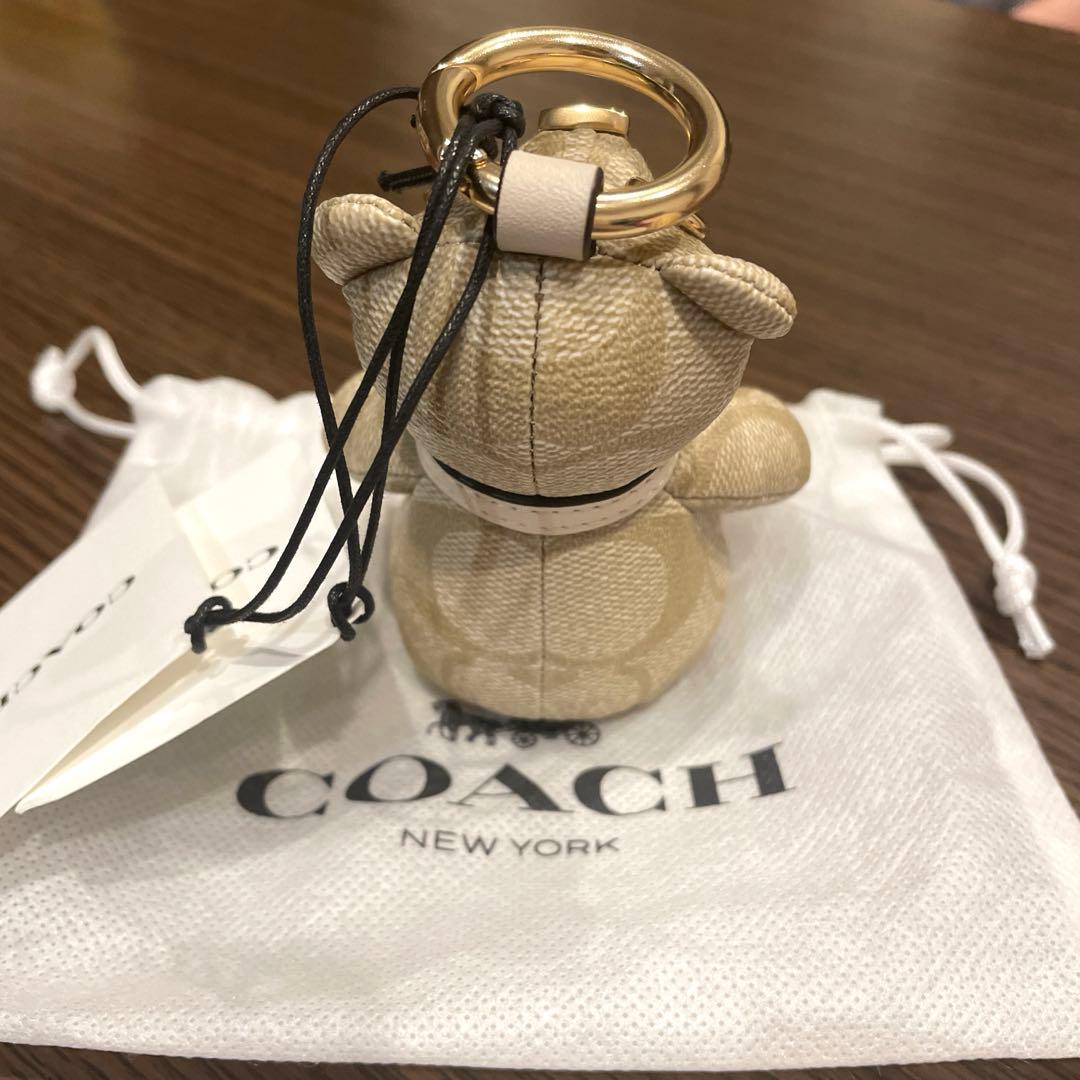 coach クマ型キーホルダー　2種類