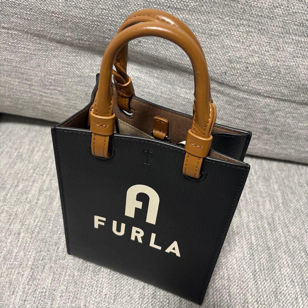 FURLA ショルダーバッグ　キーリング付き