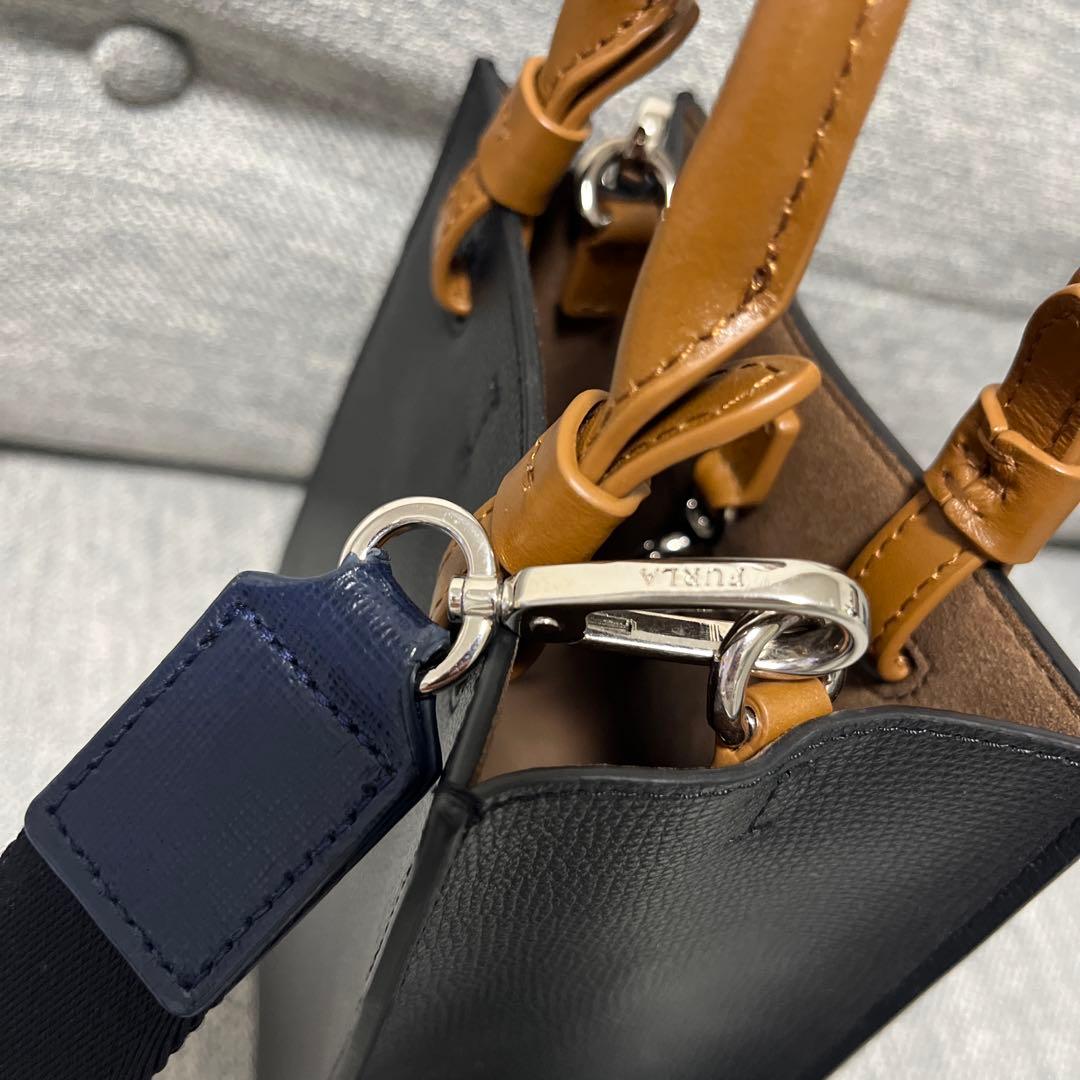 FURLA ショルダーバッグ　キーリング付き
