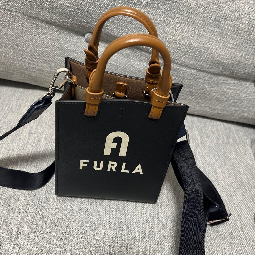 FURLA ショルダーバッグ　キーリング付き