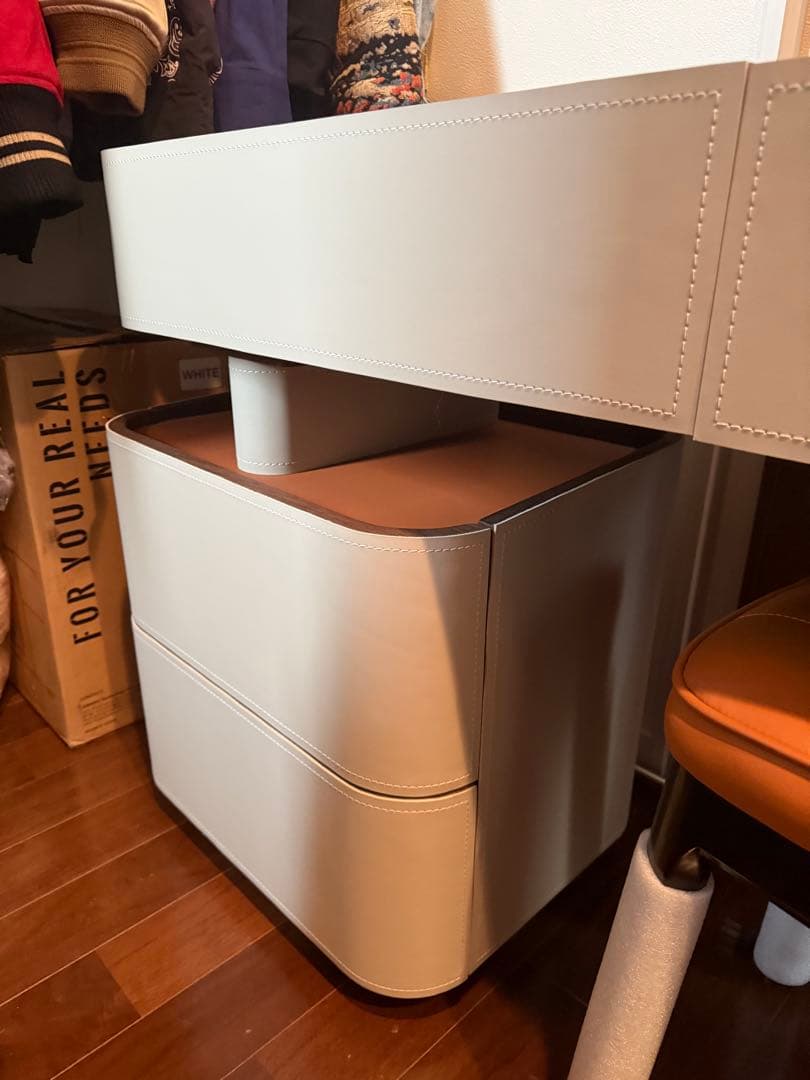 東京送料無料　オレンジデスクとスツールセット 付き化粧台、化粧台ドレッサー ド