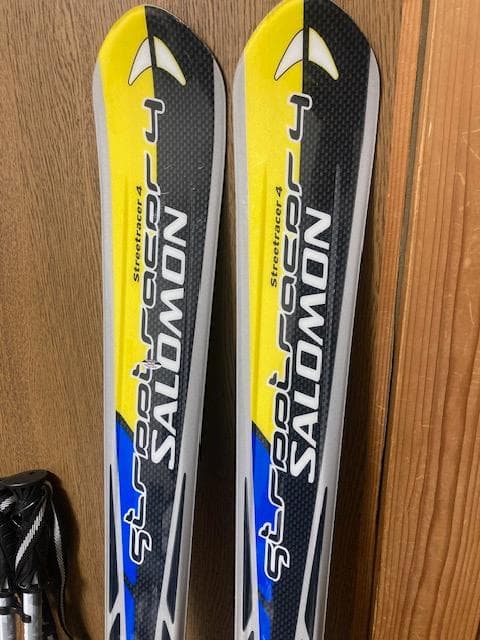 1回使用 サロモンカービングスキー ストリートレーサー4 ストック付き