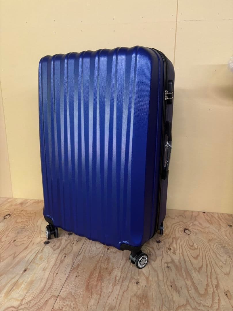 2個Мサイズ新品未使用スーツケースキャリーケース　ネイビーシャンパンゴールド