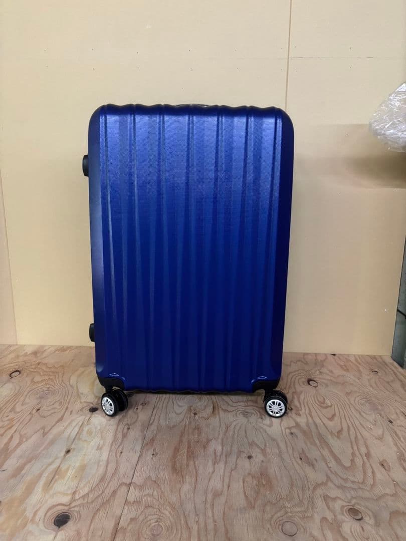 2個Мサイズ新品未使用スーツケースキャリーケース　ネイビーシャンパンゴールド