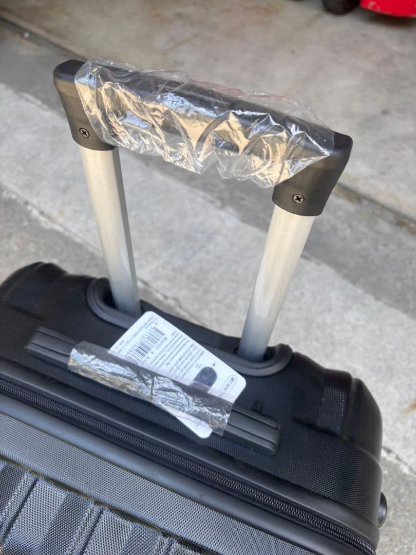 2個Мサイズ新品未使用スーツケースキャリーケース　ネイビーシャンパンゴールド