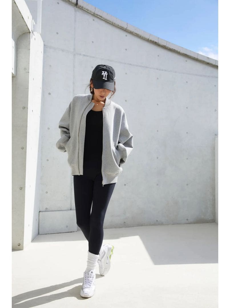 新品【WE'RTHY】SWEAT BOMBER グレー