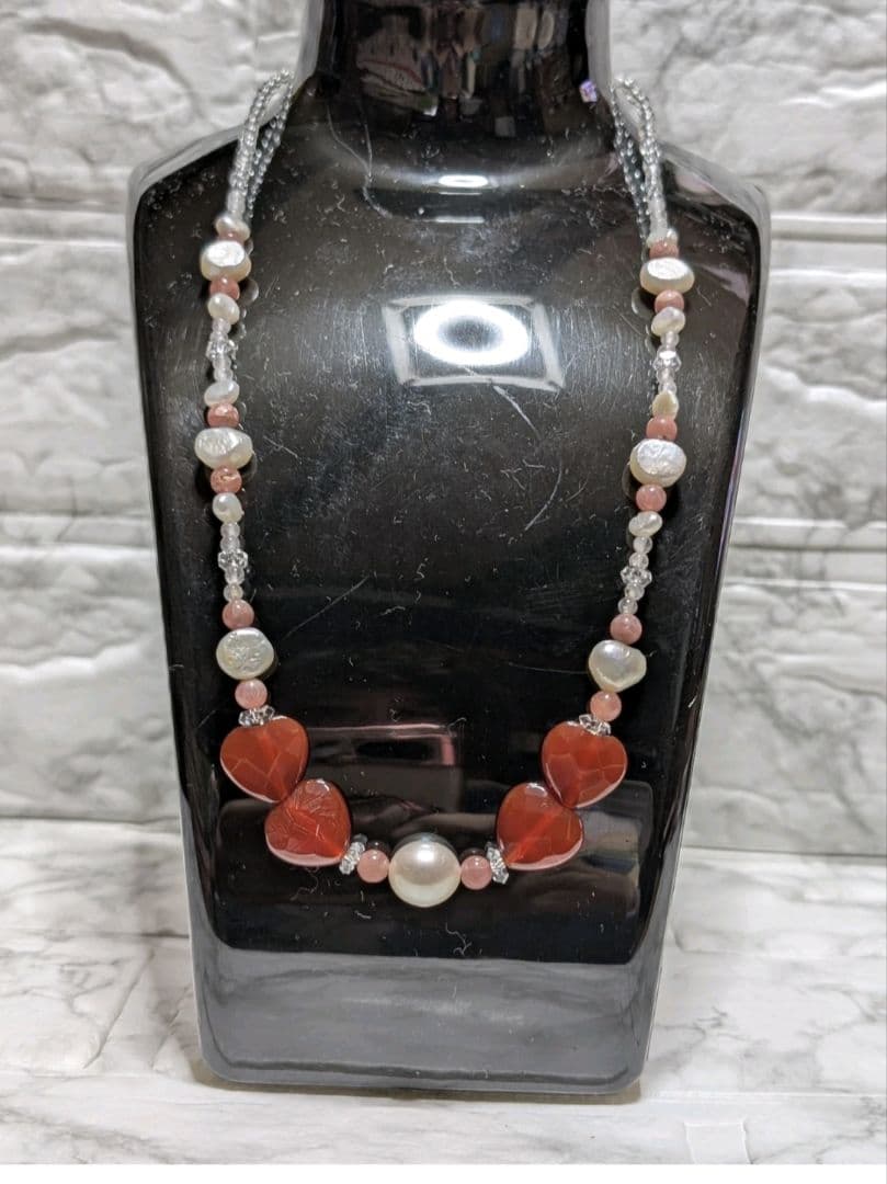 ハート型メノウと淡水パールのネックレス