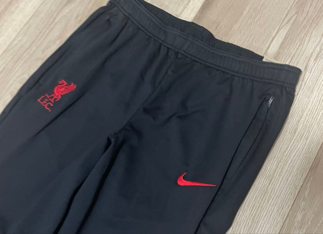 NIKE リバプール　Liverpool トラックパンツ　トレーニングパンツ