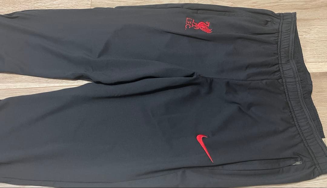 NIKE リバプール　Liverpool トラックパンツ　トレーニングパンツ