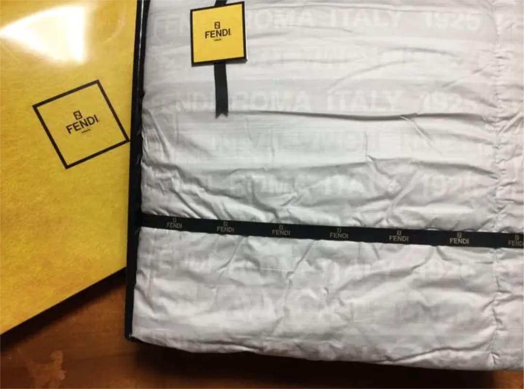 希少レア◎新品未使用　フェンディ　シルク　真綿　布団✨絹✨silk✨️日本製