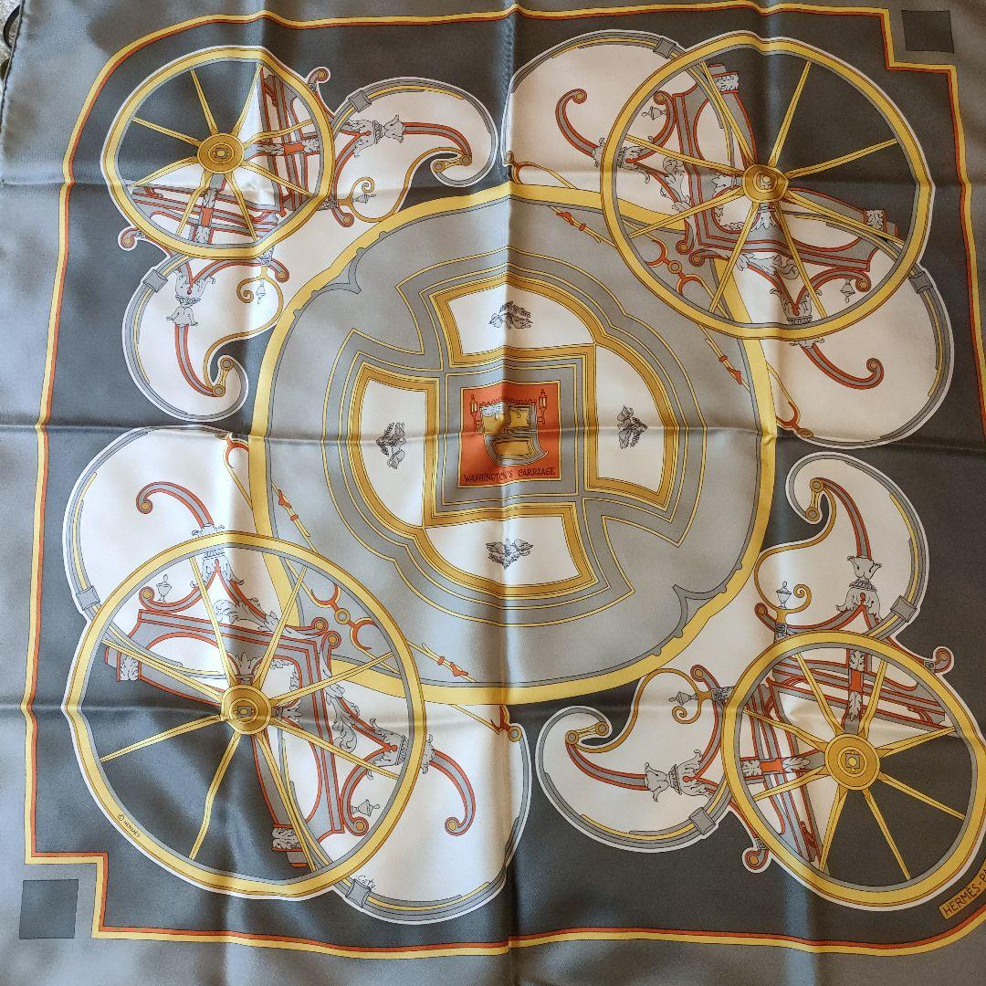 HERMES シルクスカーフ 車輪デザイン グレー　ゴールド