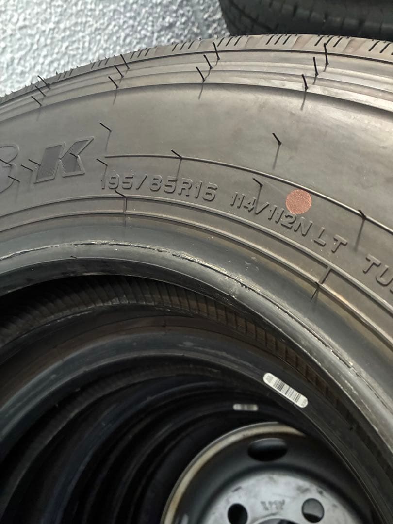 195/85R16 タイヤ 114/112N LT2025年製　　3